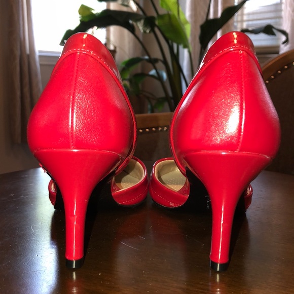 SOLD - Picture 3 of 4